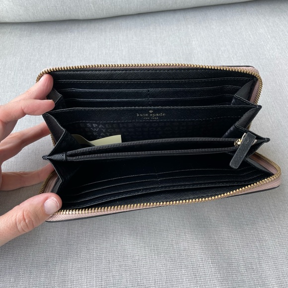 Kate Spade zippered wallet - Picture 3 of 7